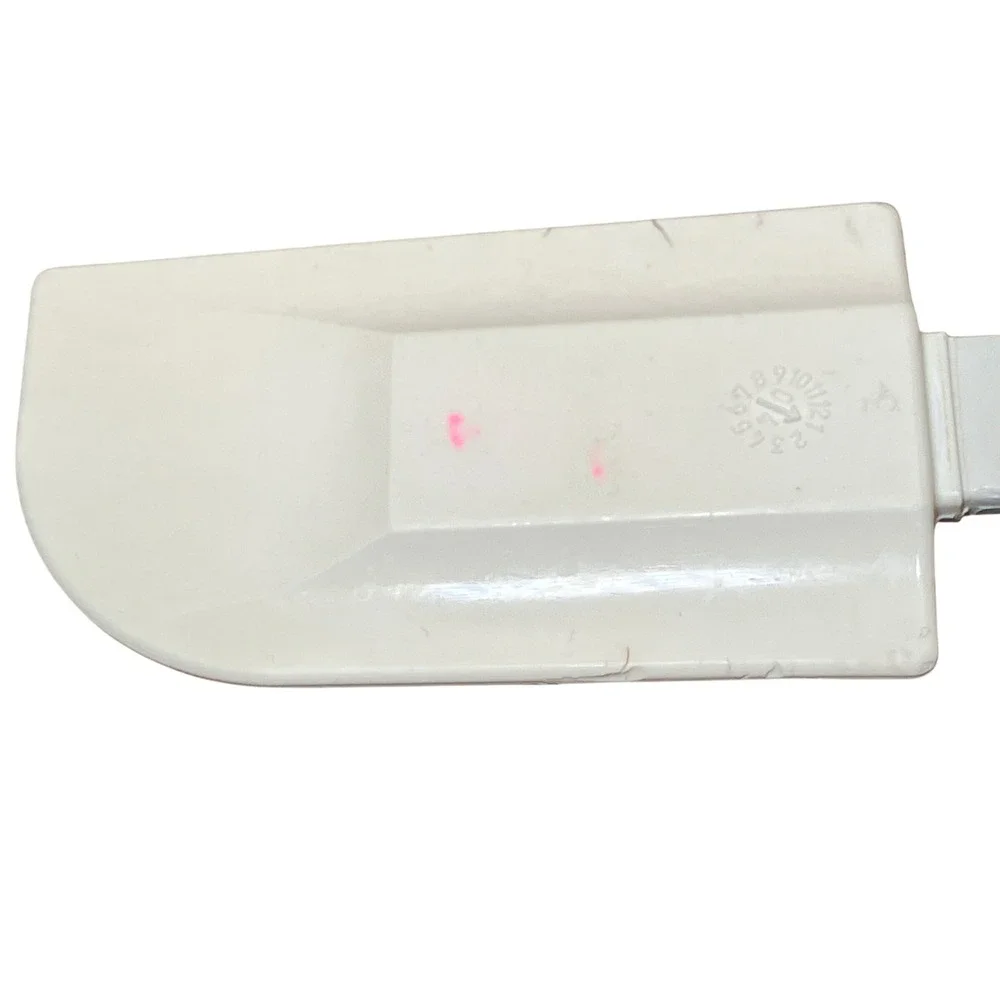 Pampered Chef Spatula Scraper Set 4pc White Good Classic Kitchen Baking Tools